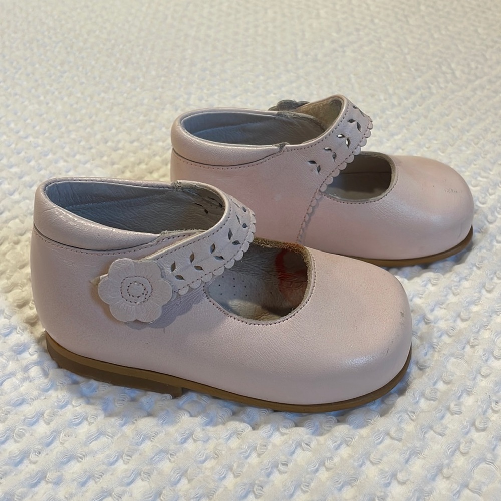 Leather Mary Jane shoes - baby size 5, pedal pink